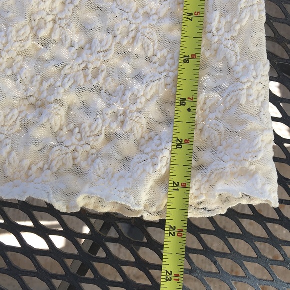 Cocomo Ivory Lace Peasant Top 2X - Picture 7 of 7